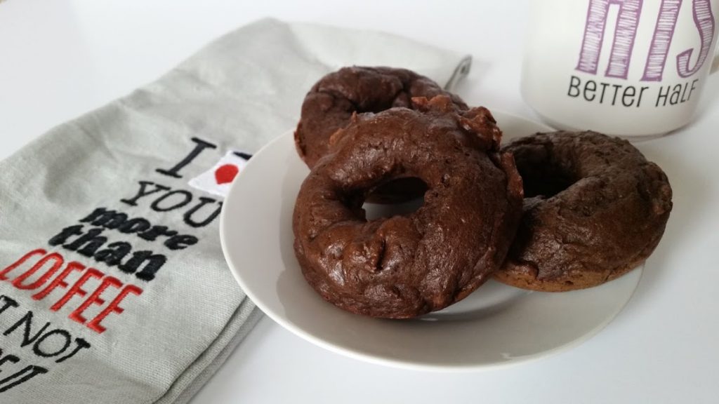 Love donuts but hate the calories? Here's a (somewhat) healthy version of your favorite chocolate baked donut! www.nogettingoffthistrain.com