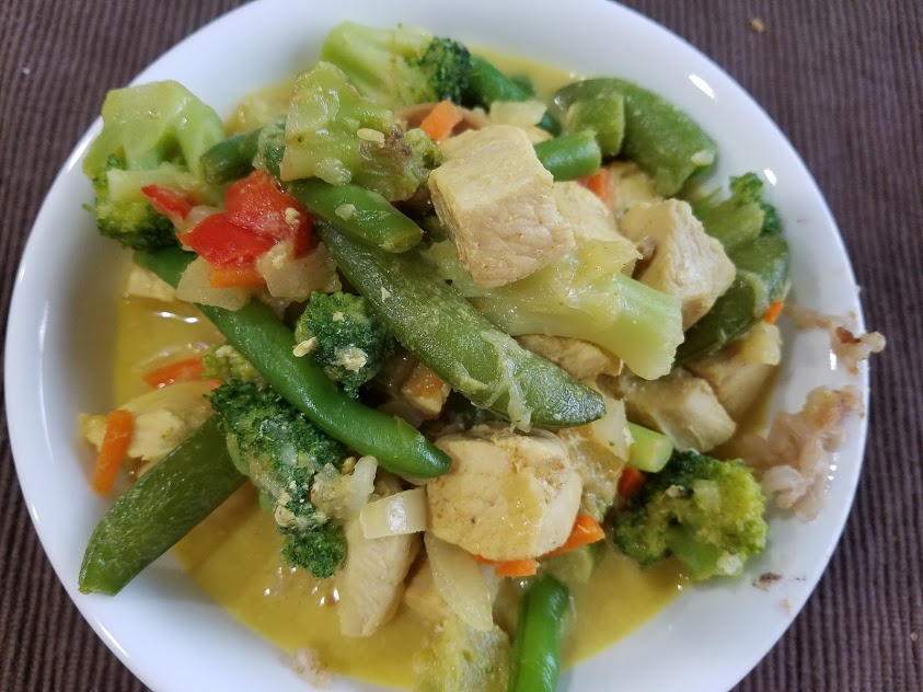 Add some spice to your week with this easy Green Chicken Curry! This quick recipe comes together in less than 30 minutes and is easily customized!