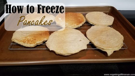 Image of pancakes on a cooling rack with the title "How to freeze pancakes"