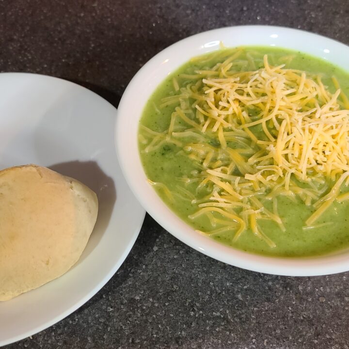 One Pot Broccoli Cheddar Soup