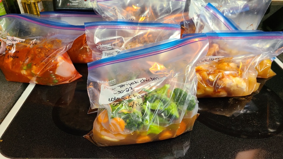 10 Freezer Meals from Aldi in 1 Hour (Free Plan!) - No Getting Off This