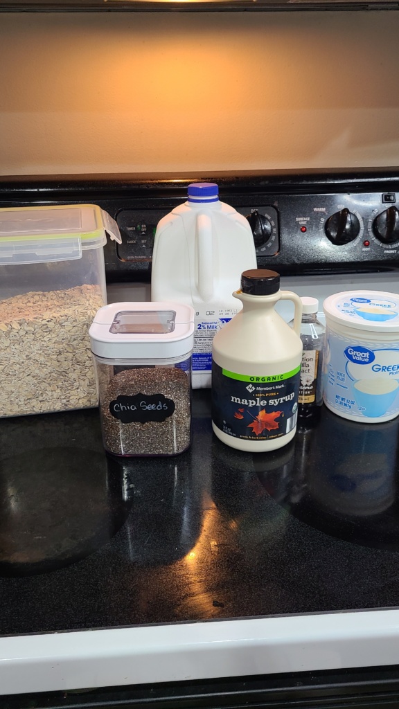 Ingredients for vanilla overnight oats