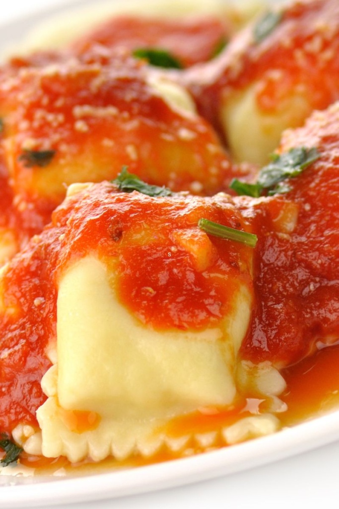 Ravioli with tomato sauce
